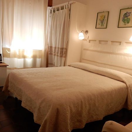 Bed & Breakfast Yin & Yang San Pantaleo Εξωτερικό φωτογραφία