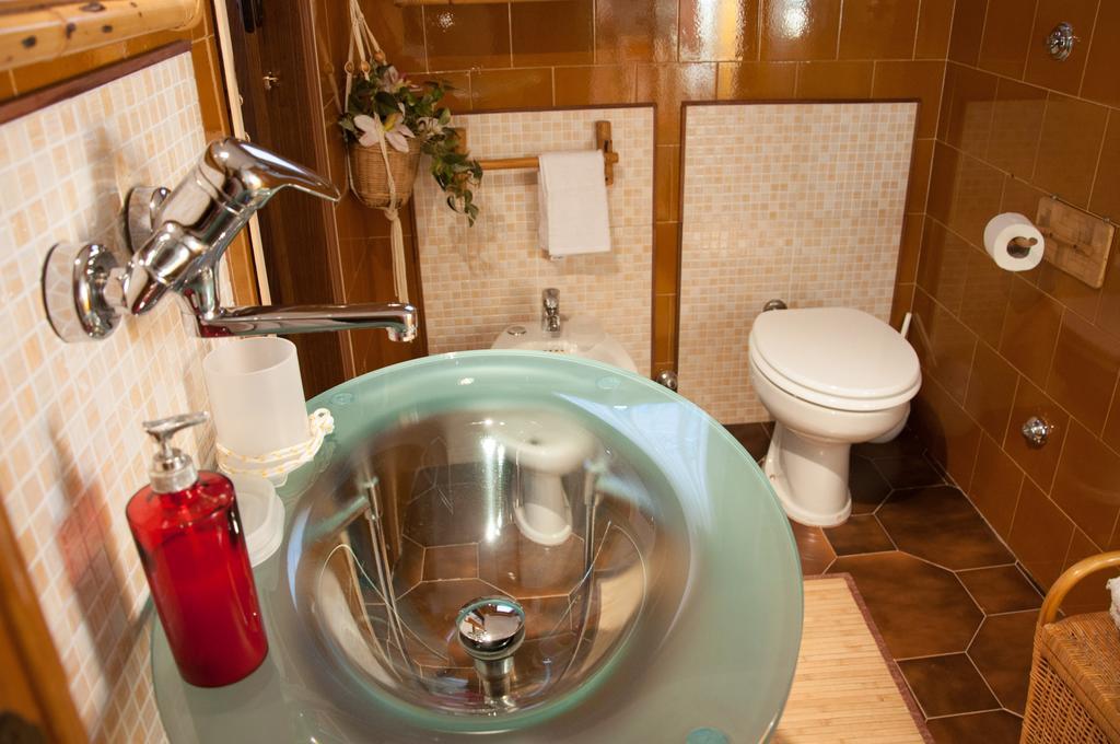 Bed & Breakfast Yin & Yang San Pantaleo Εξωτερικό φωτογραφία