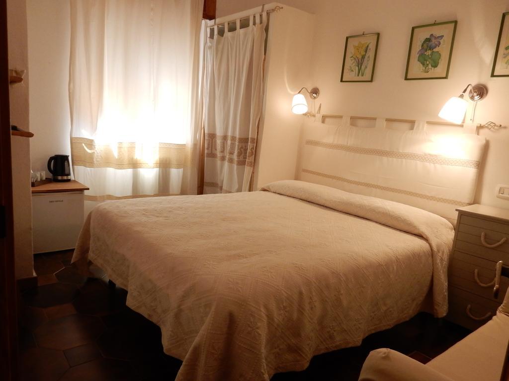Bed & Breakfast Yin & Yang San Pantaleo Εξωτερικό φωτογραφία