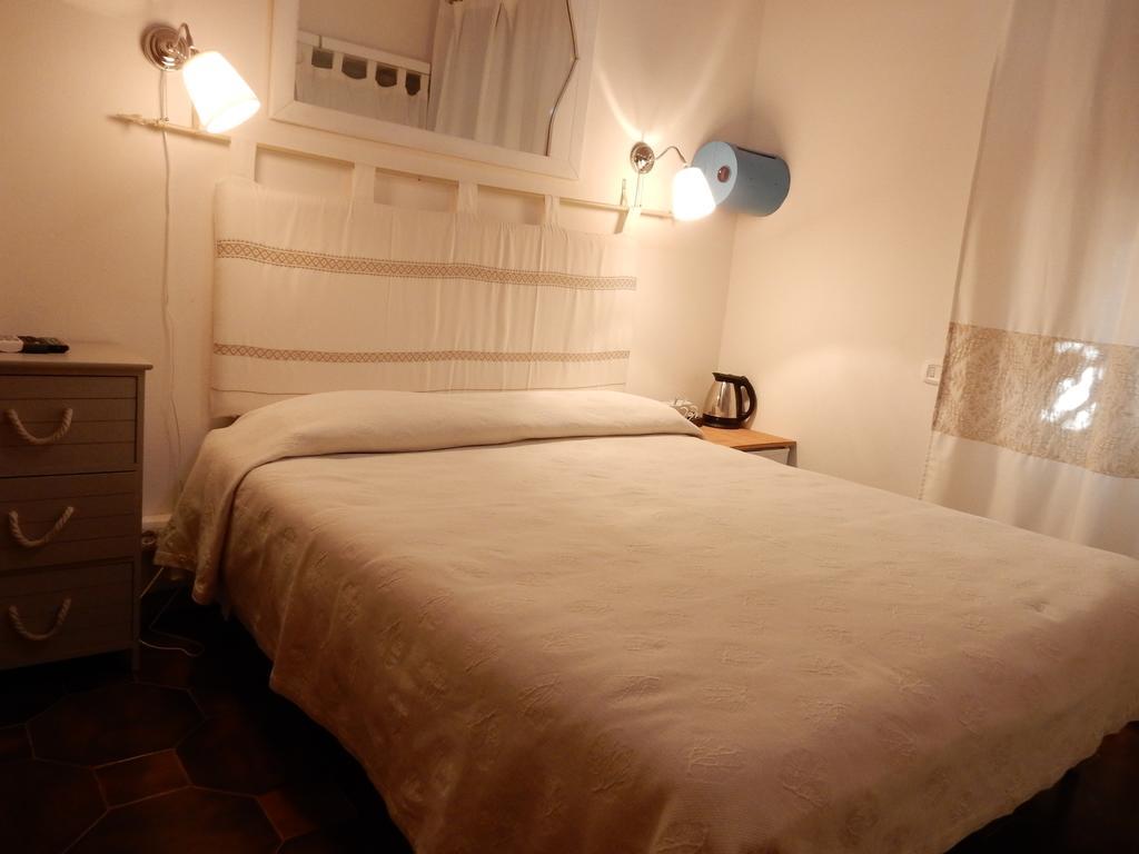 Bed & Breakfast Yin & Yang San Pantaleo Εξωτερικό φωτογραφία