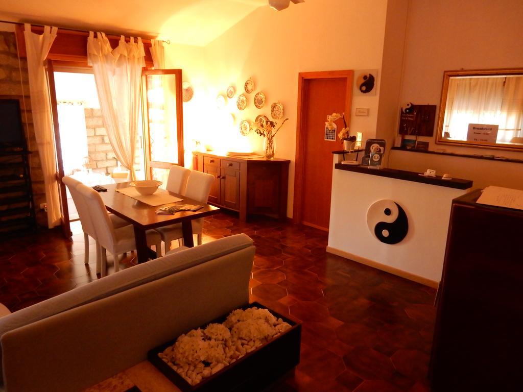 Bed & Breakfast Yin & Yang San Pantaleo Εξωτερικό φωτογραφία