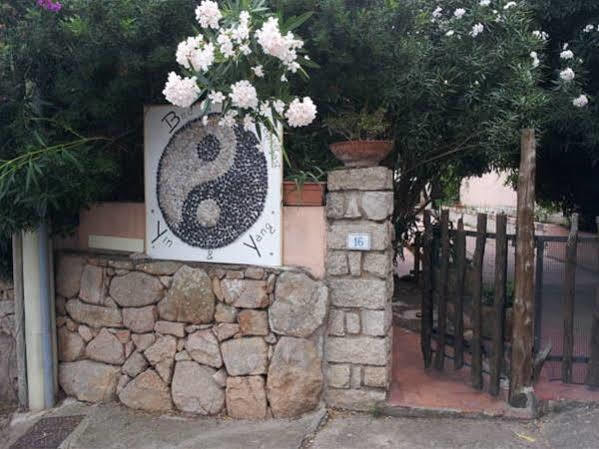 Bed & Breakfast Yin & Yang San Pantaleo Εξωτερικό φωτογραφία