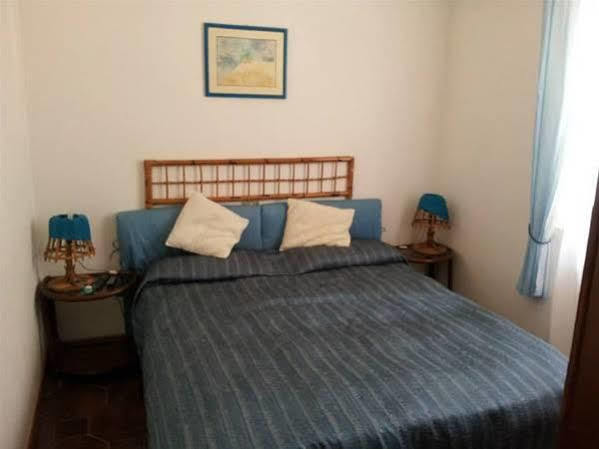 Bed & Breakfast Yin & Yang San Pantaleo Εξωτερικό φωτογραφία